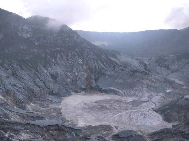 Gunung Tangkuban Perahu Erupsi,Hoaks