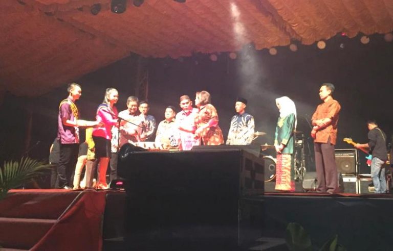 Bupati Bangsel Pukul Bedug Menandai Dibukanya Festival Toboali City On Fire