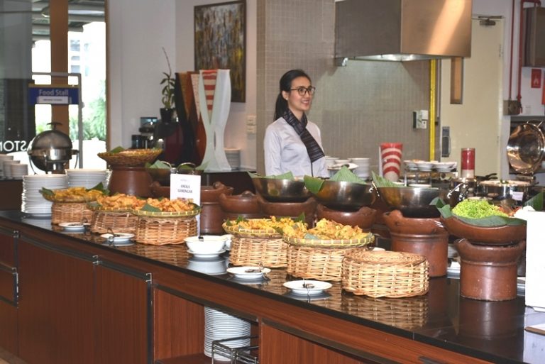 Ingin Sarapan Di Hotel Sepuasnya, Begini Triknya