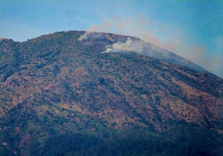 Gunung Ciremai Terbakar, Jalur Pendakian Ditutup
