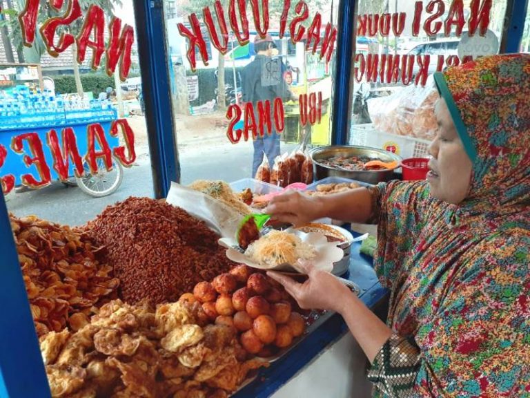Nasi Uduk Bu Omas Memasuki Industri 4.0