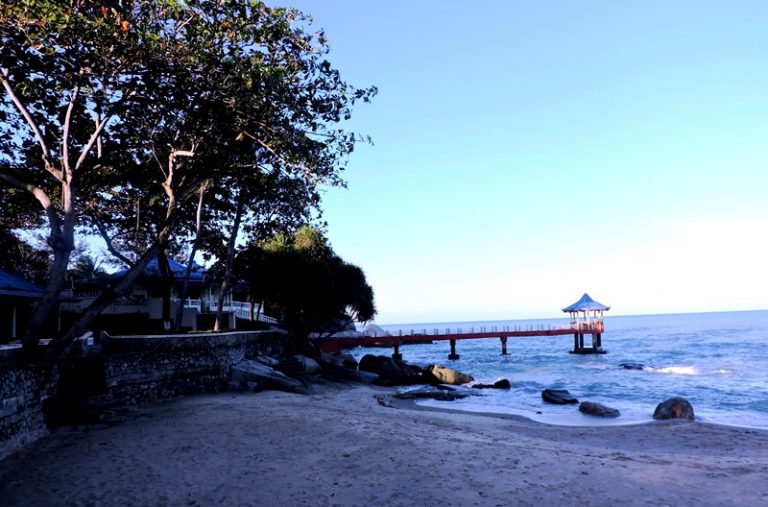 Pantai Tanjung Pesona Memang Mempesona