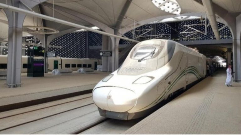 Dengan Kereta Cepat Mekah-Madinah Hanya 2 Jam