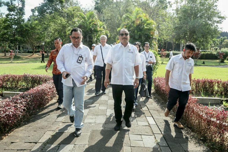Menpar Pastikan Pengembangan Kawasan Pariwisata Joglosemar Terintegrasi