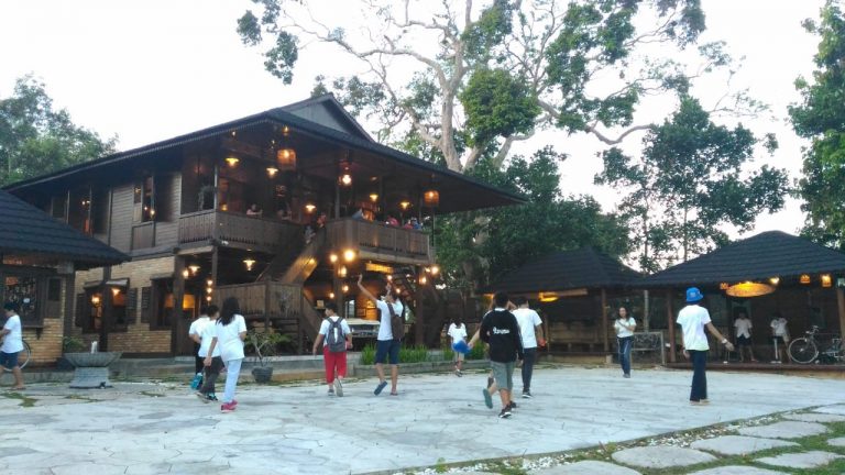 Ingin Merasakan Cara Makan “Raja Balitung”, Singgahlah Ke Kampong Belitong Timpo Duluk