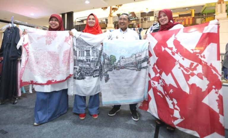 Belasan Mal Bandung Berikan Tempat Gratis Bagi UKM