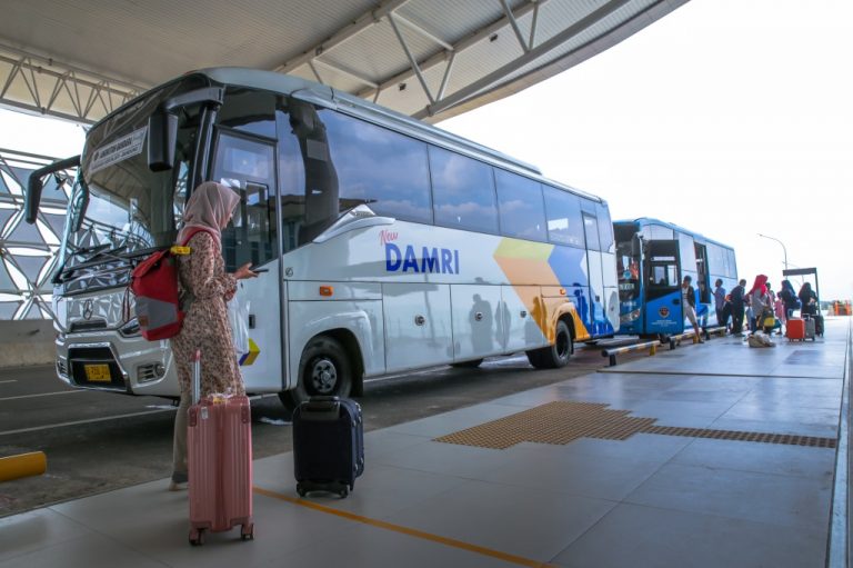 Damri Pilihan Utama Masyarakat yang Terbang dari BIJB Kertajati