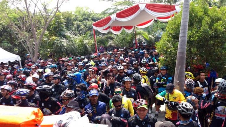 Ribuan Goweser Semarakan Sport Tourism Funbike HUT Karawang