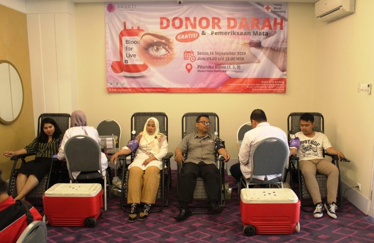 Shakti Hotel Bandung Gelar Donor Darah dan Pemeriksaan Mata Gratis