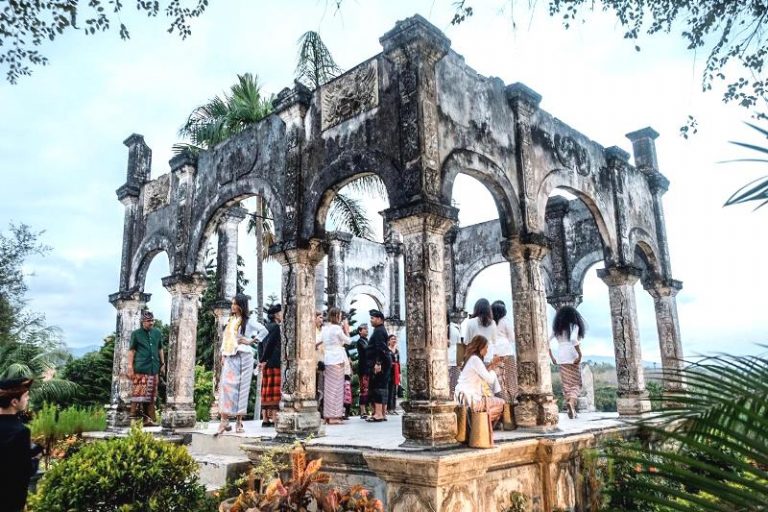 Alumni Miss Universe 2015 Naikan Kembali Pariwisata Karangasem Bali