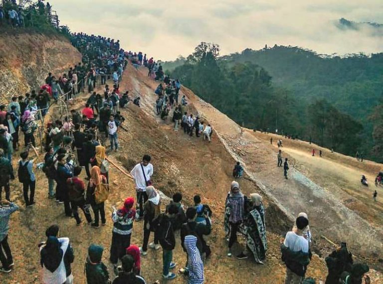 Penutupan Wisata Negeri Di Awan Sudah Tepat