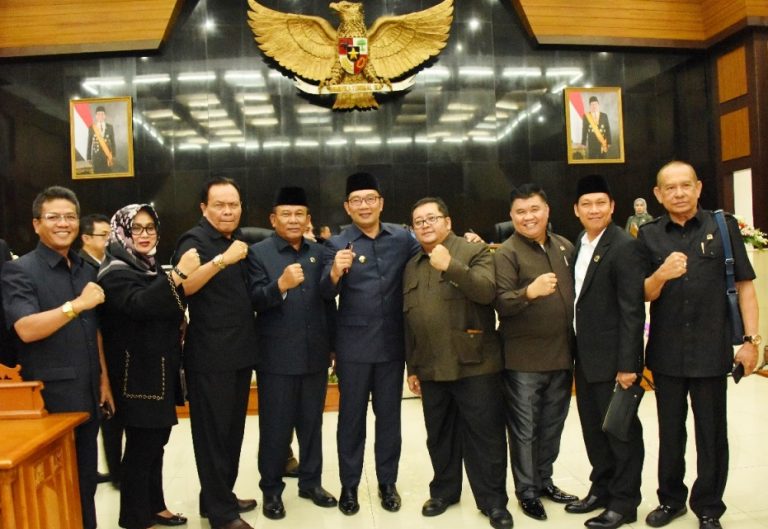 Pemdaprov Jabar Dorong Percepatan Pembangunan Tol Cisumdawu