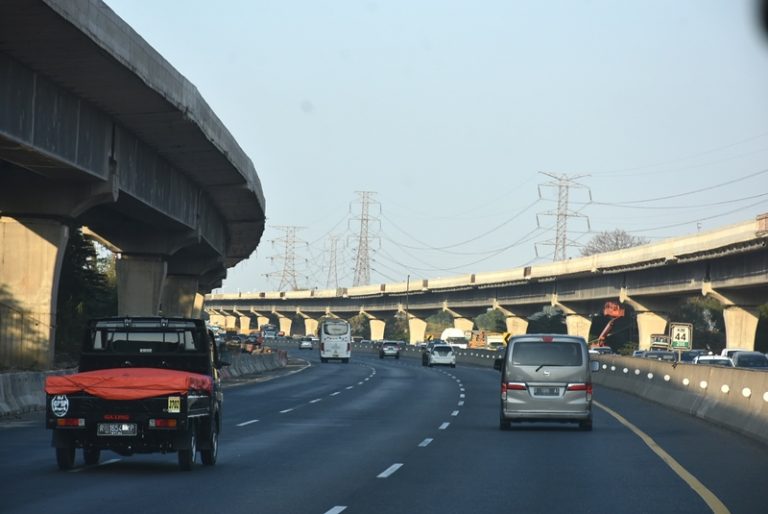 Gratis, Tol Jakarta-Cikampek Layang Sampai Liburan Akhir Tahun Selesai