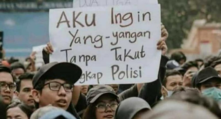 Demo Mahasiswa Memaksa Inggris-Amerika Keluarkan Travel Advise