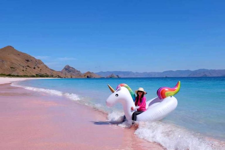 Berani Bawa Pasir Pantai Komodo,Masuk Penjara