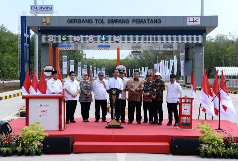 Jokowi Resmikan Ruas Tol Trans-Sumatera di Lampung