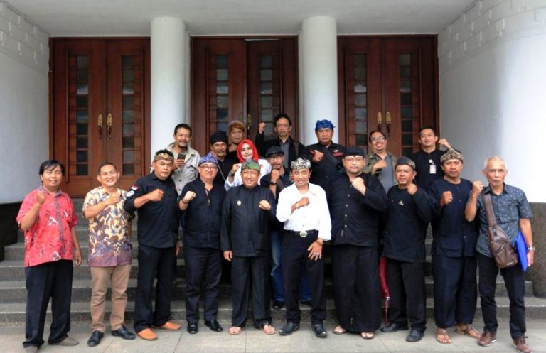 Bangun Ekosistem Wisata, Seniman Bandung Diminta Tampil Konsisten