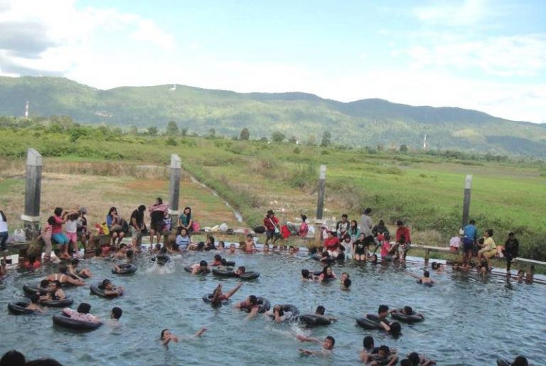 Wow, Mandi Air Soda  Di Tarutung Yuk…