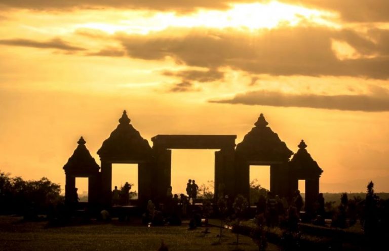 Nikmati Perayaan Malam Tahun Baru di Keraton Ratu Boko