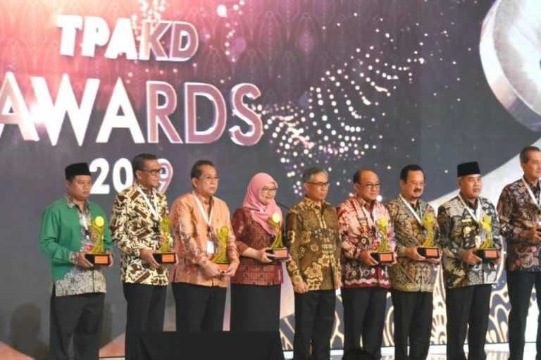 Jabar Raih Penghargaan Pendorong Akses Keuangan Sektor Unggulan Daerah