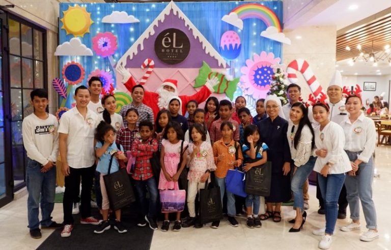 Candy Land, Perayaan Nataru Ã©L Hotel Royale Yogyakarta Bersama Tamu dan Anak Panti Asuhan