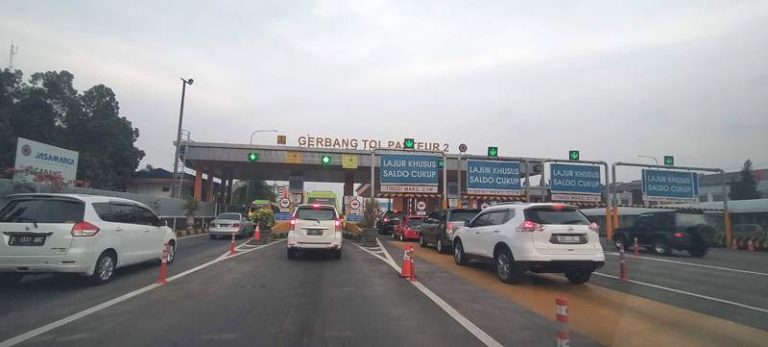 Tinggalkan Jakarta, Pengguna Tol Naik 76 Persen