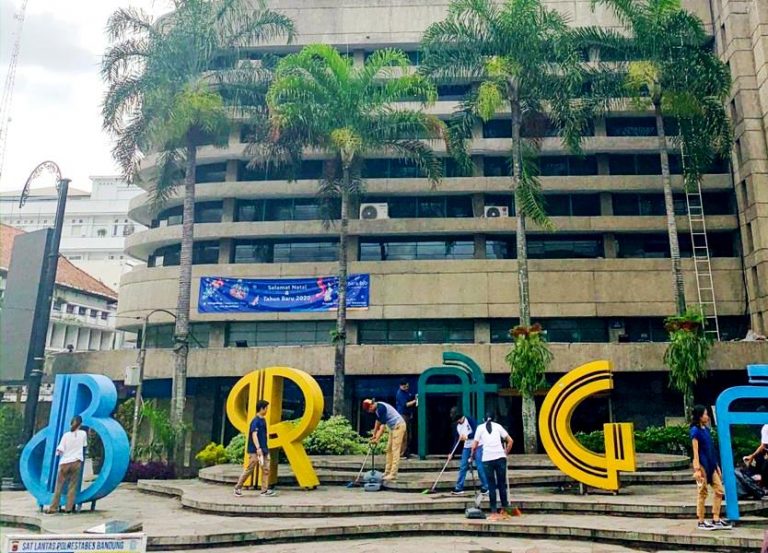 Peringati Hari Lingkungan Hidup, de Braga by Artotel Gelar “Clean de Braga”