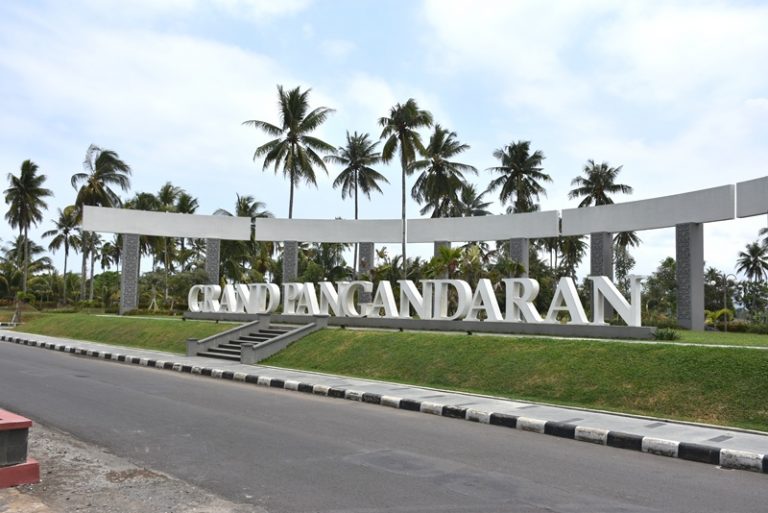 Peternak Pangandaran Terpaksa Jual Ayam Rp. 4 ribu per Ekor