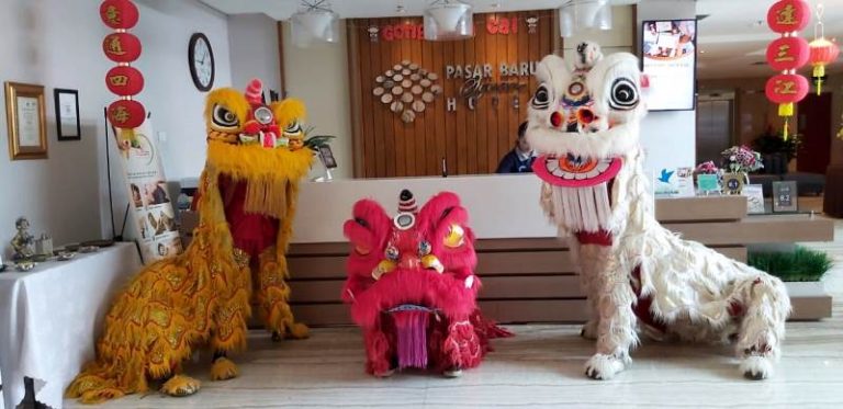 Video: Semarak Pertunjukan Barongsai di Hotel Pasar Baru