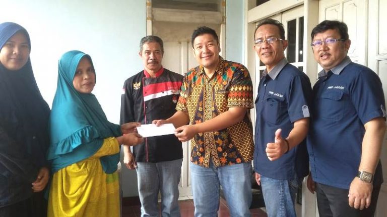 PHRI KBB Serahkan Bantuan Korban Bencana