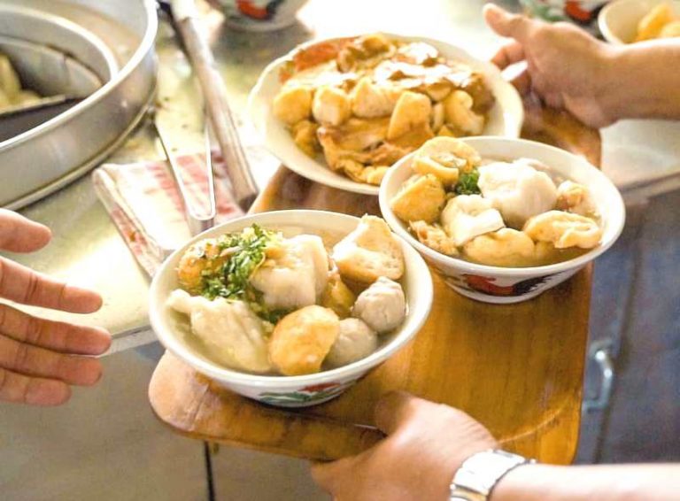Berburu Kuliner Legendaris Bandung, Dari Batagor Sampai Sate Jando