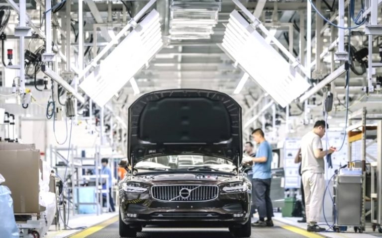 Covid-19 Berhenti,Pabrik Mobil di China Kembali Beroperasi