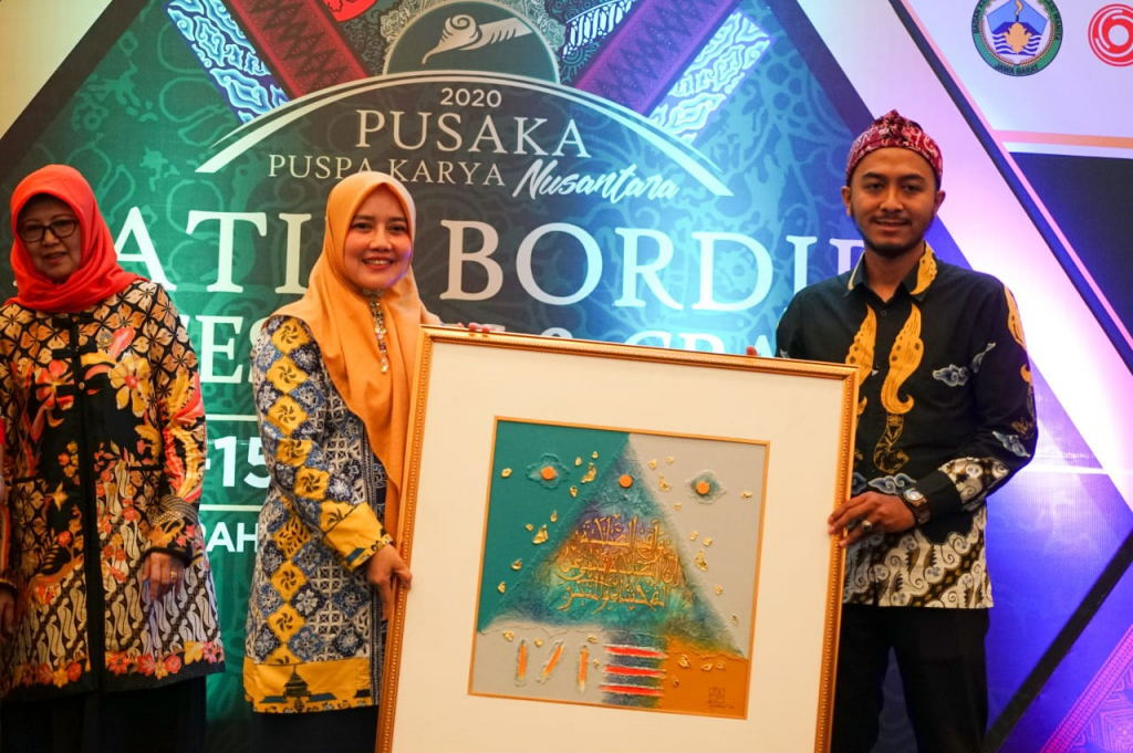 Pusaka Puspa Karya Nusantara Hadirkan Ragam Batik, Aksesoris, dan Craft