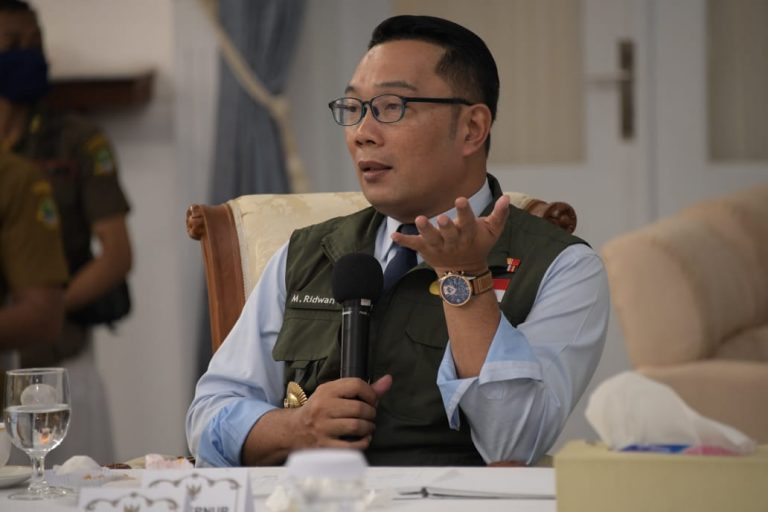 Bersama Presiden, Ridwan Kamil Bahas Larangan Mudik dan Karantina Parsial