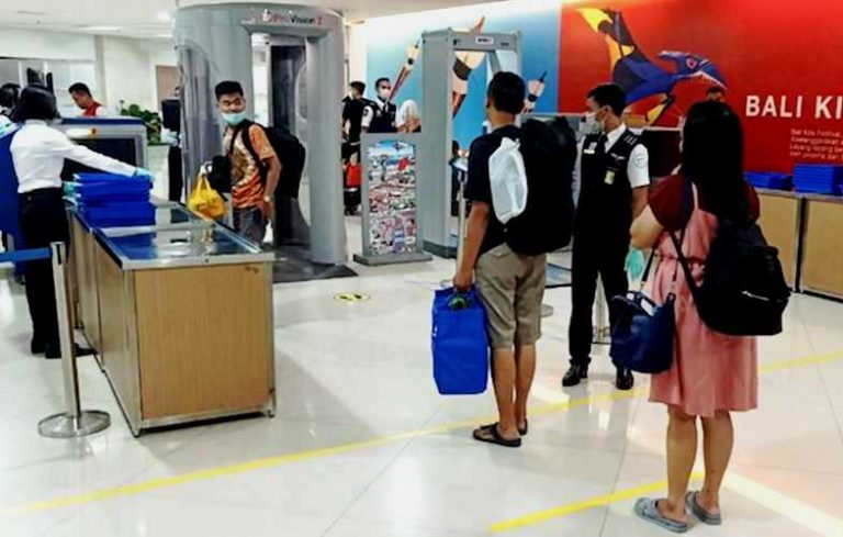 Angkasa Pura Airports Terapkan Social Distancing di Area Bandara