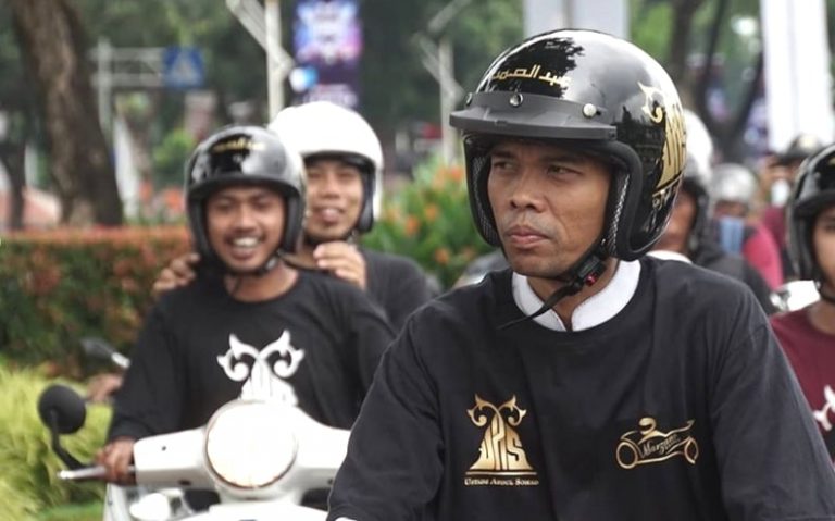 UAS: “Tidak Berkerumun Di Masjid Juga Di Mall…”