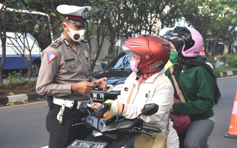 Check Point Di Kota Bandung Dijaga 24 Jam,Tekan Penyebaran Covid-19