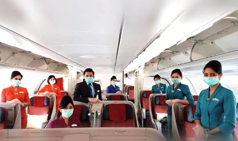 Gaji Karyawan Garuda Indonesia Pun Dipotong,Tapi Sementara