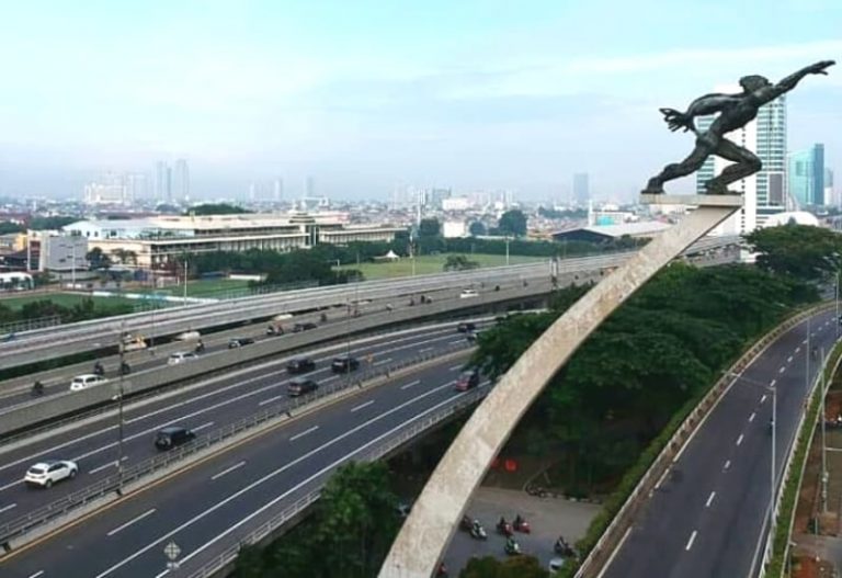 Hari Pertama Penerapan PSBB DKI Jakarta Sepi,Anies Bagikan Sembako