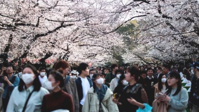 Ledakan Covid-19 Ancam Jepang Yang “Bandel” Lockdown