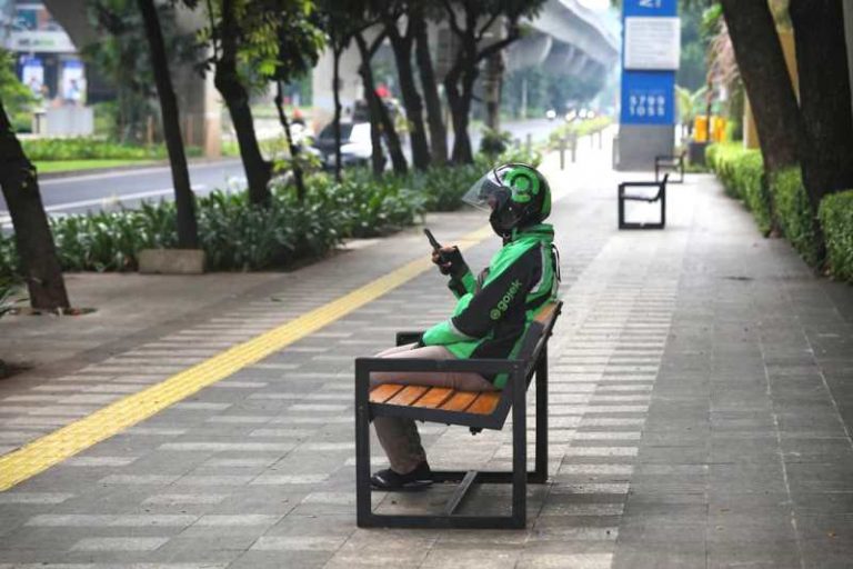 Ojek Online Akhirnya Boleh Bawa Penumpang Lagi