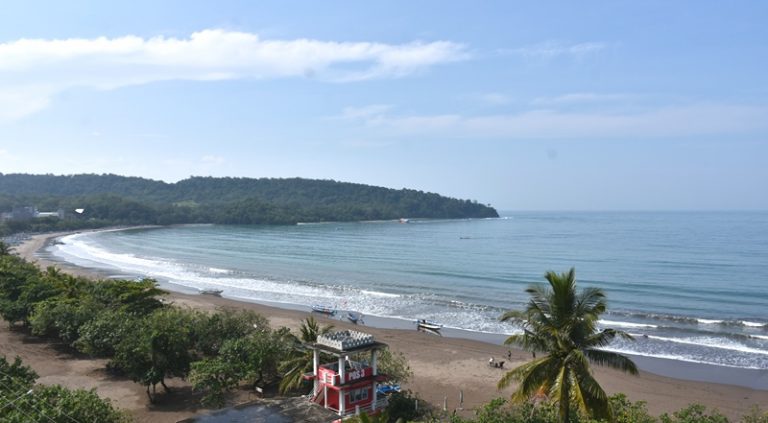 Pangandaran Seperti Kota Mati,Sudah 145 Hotel dan 49 Restoran Tutup