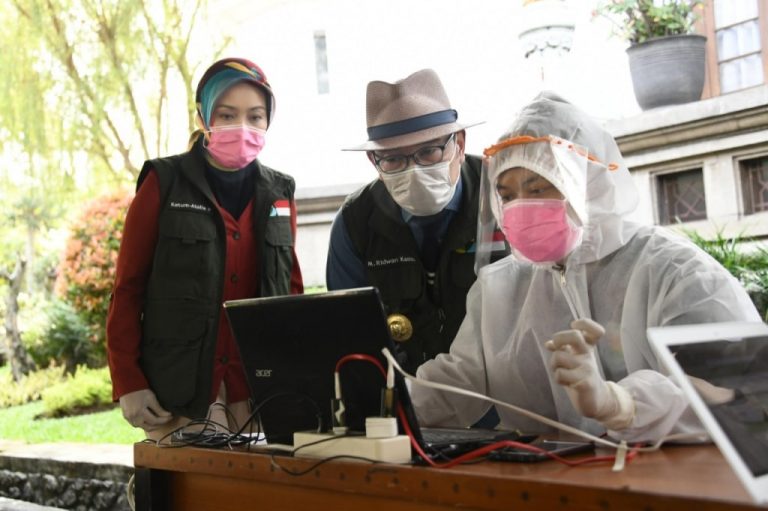 Tinjau Rapid Test,RK Berharap Segera Dapat Peta Sebaran Covid-19