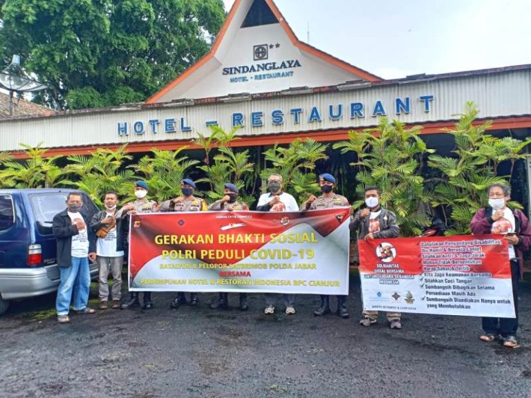 Paguyuban Tionghoa,Sunda Wani dan PHRI Cianjur Salurkan Bantuan Sembako dan APD