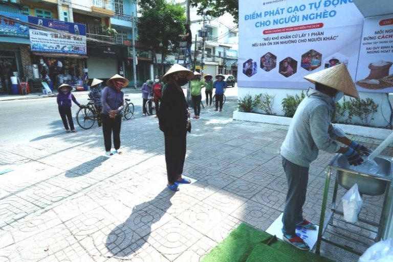 Cara Pintar Vietnam Mengatasi Corona,Siapkan ATM Beras