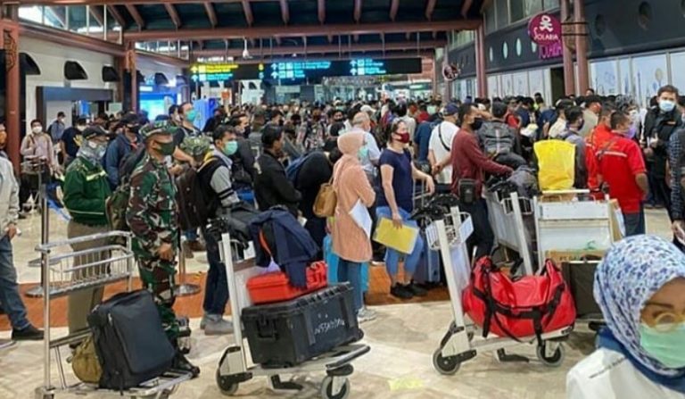 MUI:Bandara Dibuka,Masjid Ditutup Ini Sebuah Ironi