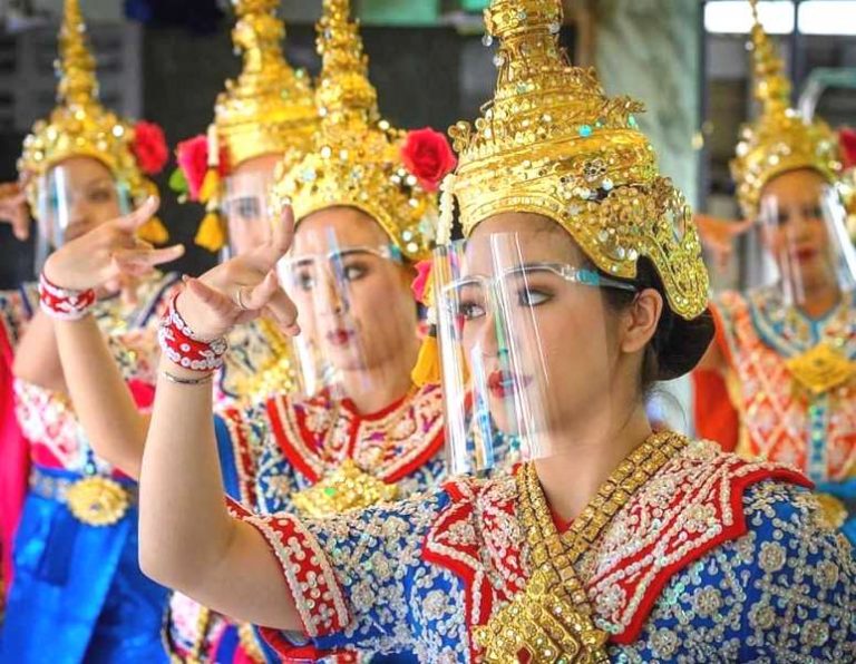 Mall dan Taman Kota Di Bangkok Mulai Diserbu Warga