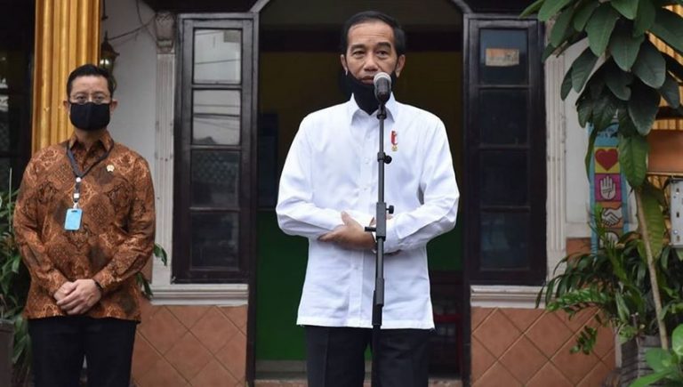 Penyaluran Bansos Tunai Berbelit-belit,Jokowi Geram