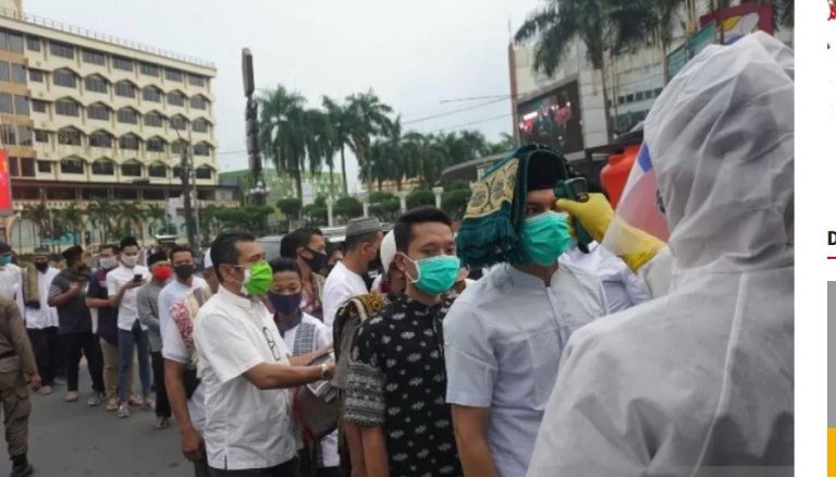 Masjid Raya Medan Dipadati Warga Yang Menunaikan Shalat Idul Fitri 1441 H