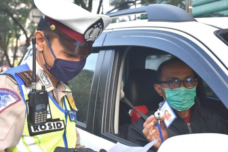 PSBB II Jabar,Warga Yang Beraktivitas Wajib Bawa Sertifikat Bebas Covid-19